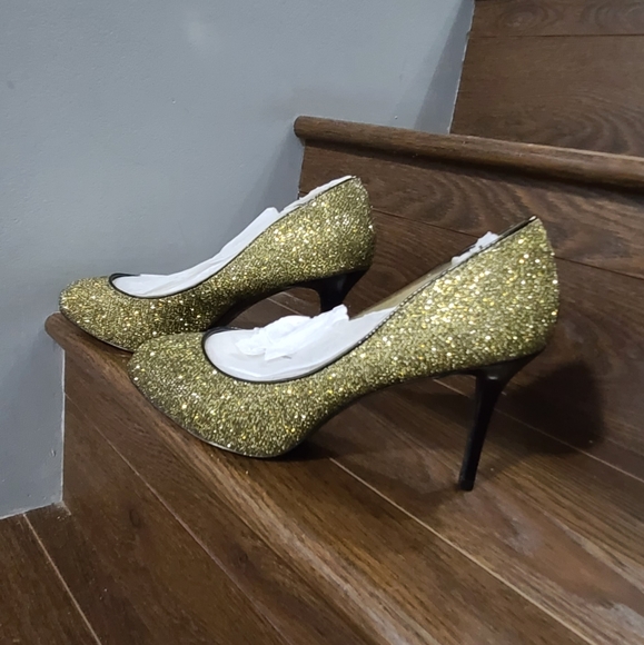 Charles and Keith heels - Picture 2 of 7